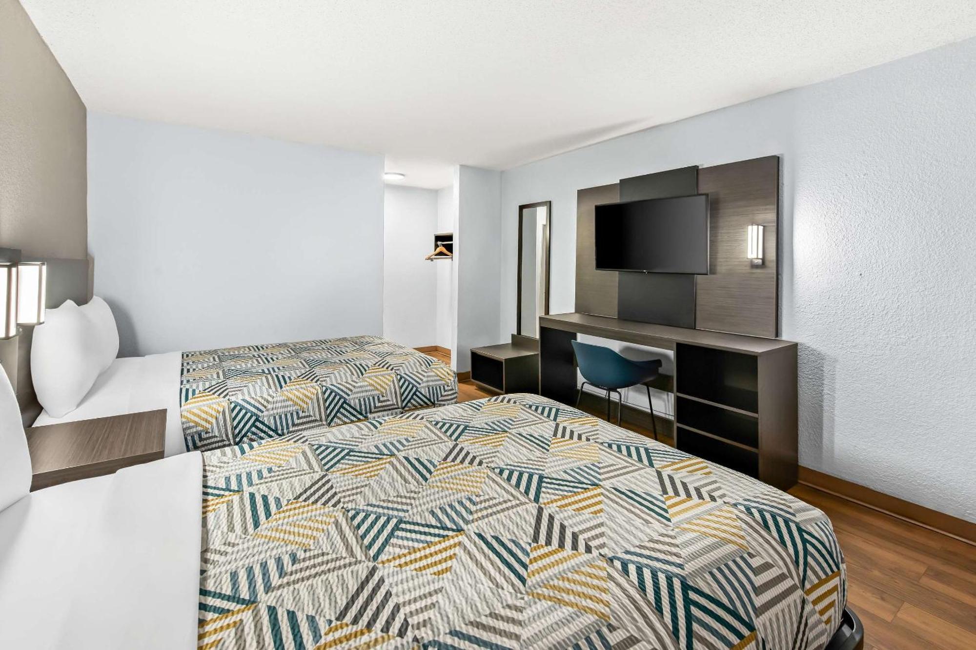 Motel 6 Lester - Philadelphia Airport Exteriör bild