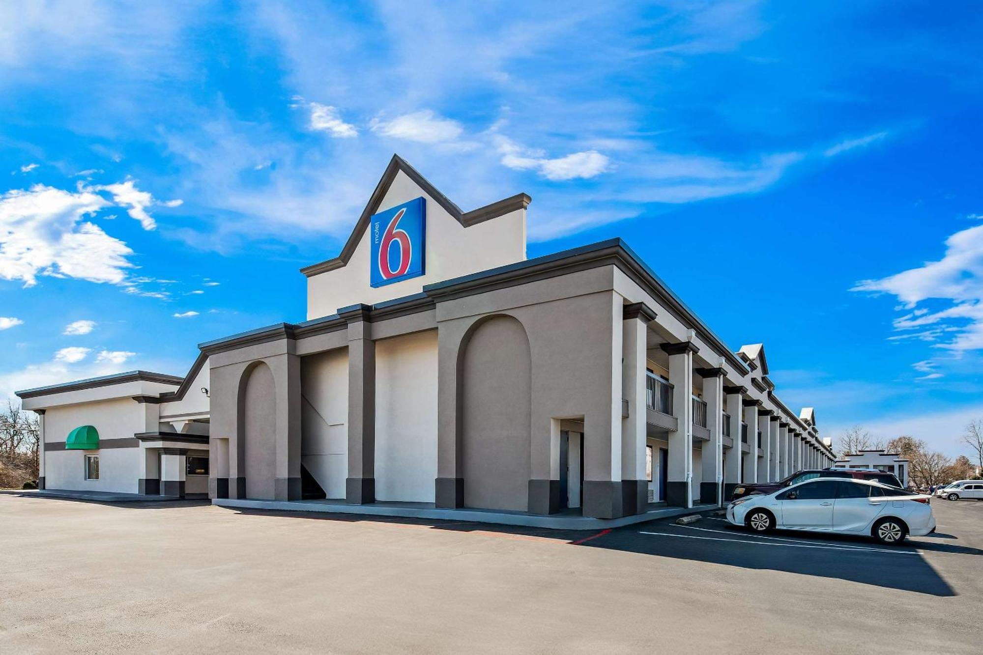 Motel 6 Lester - Philadelphia Airport Exteriör bild