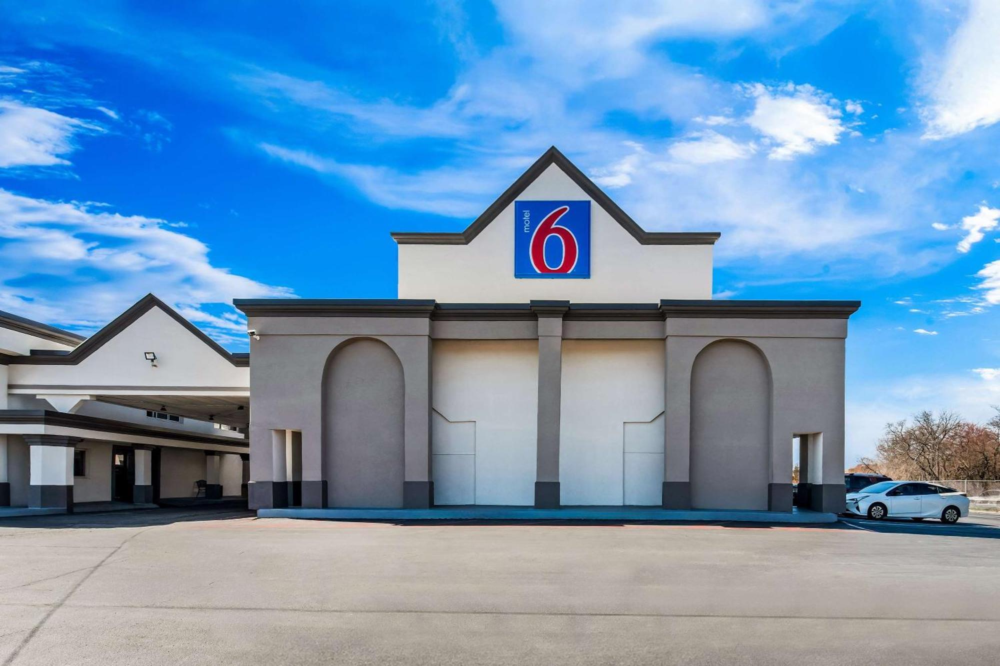 Motel 6 Lester - Philadelphia Airport Exteriör bild